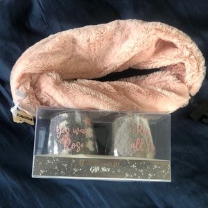 Ardene scarf & sock/glass set